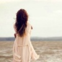 植发星小哥一身洒脱