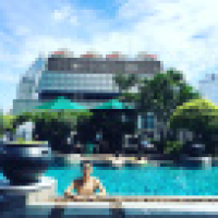 酒醉只在花前坐