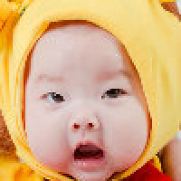 植发星油条的宝蓝瞳色